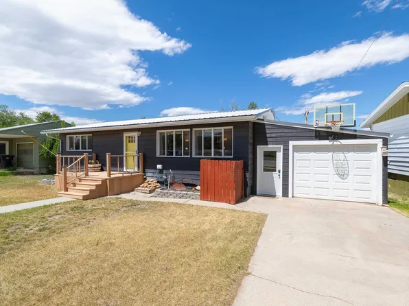 1004 E St, Edgemont, SD 57735