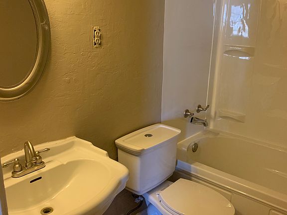 4th image of 1897 Dorchester Dr