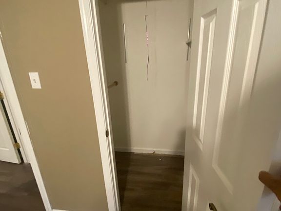 5th image of 6915 Farrow Pl