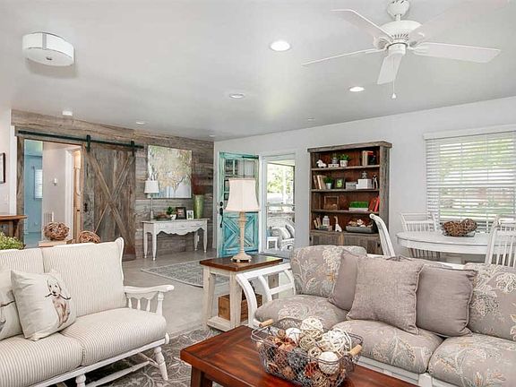 3rd image of 2415 Melborne Dr