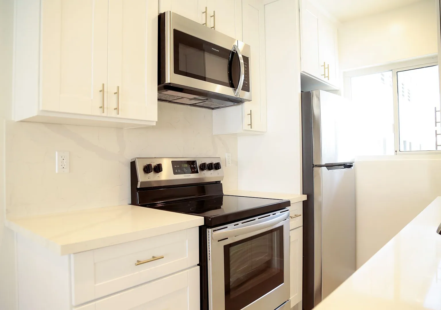 229 Bicknell Ave — Photo 4