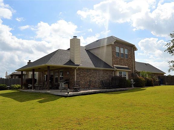 2nd image of 1008 Seminole Ln