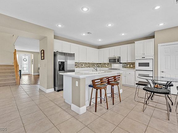 5th image of 3065 Lenoir St