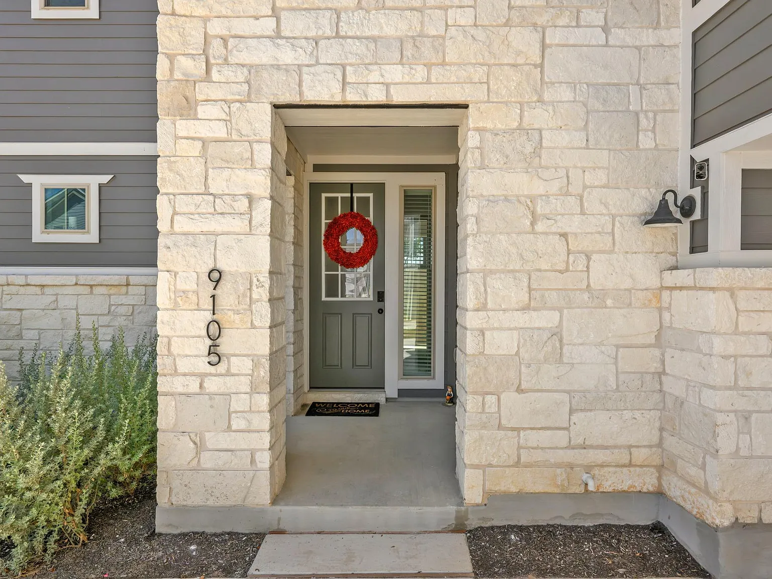 4 bed, 3.0 bath, 2208 sqft, $2,875 — Photo 2