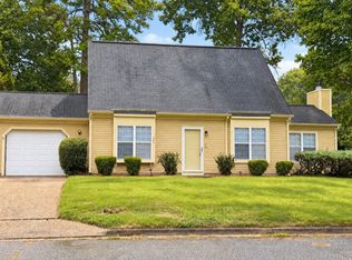 520 Heacox Ln, Newport News, VA 23608