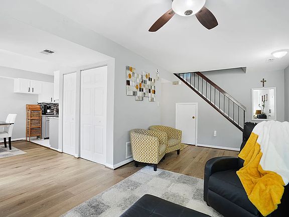 3rd image of 5731 Nordeen Oak Ct
