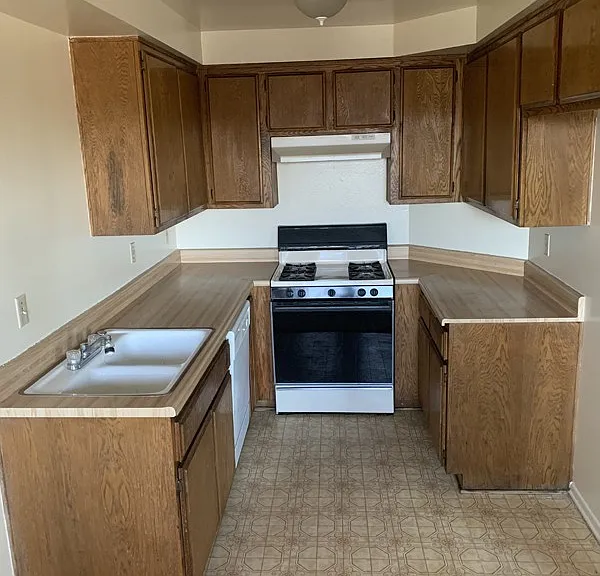 13415 Doty Ave — Photo 35