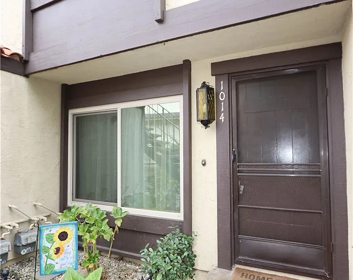 1014 Junipero Dr — Photo 1