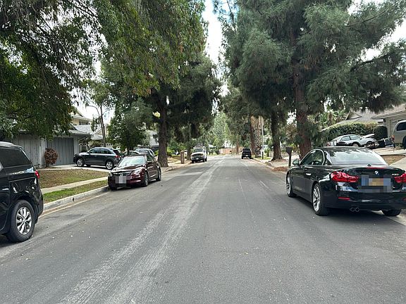 4th image of 10918 Des Moines Ave