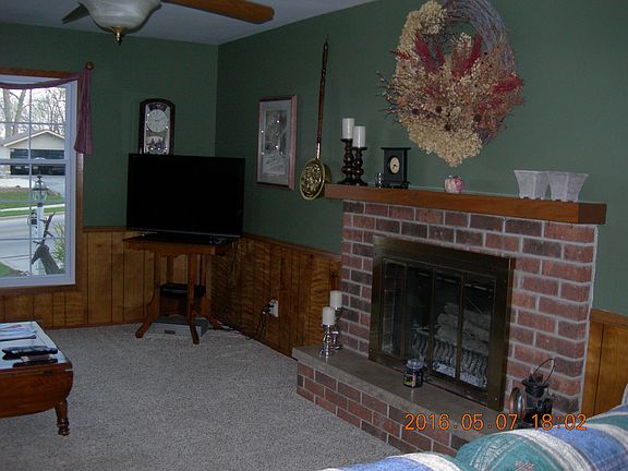 family room wood fire place