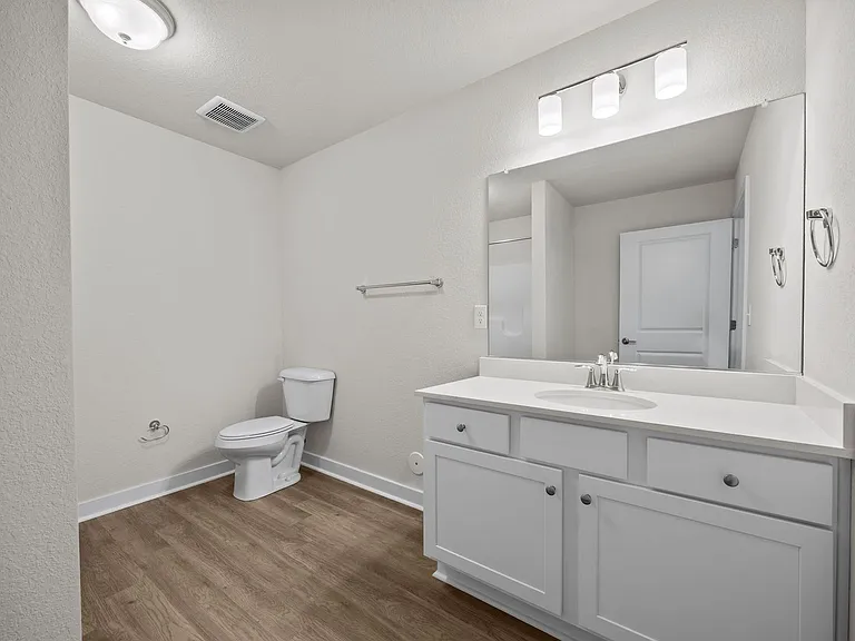 Harbor Village Apartments — Photo 51