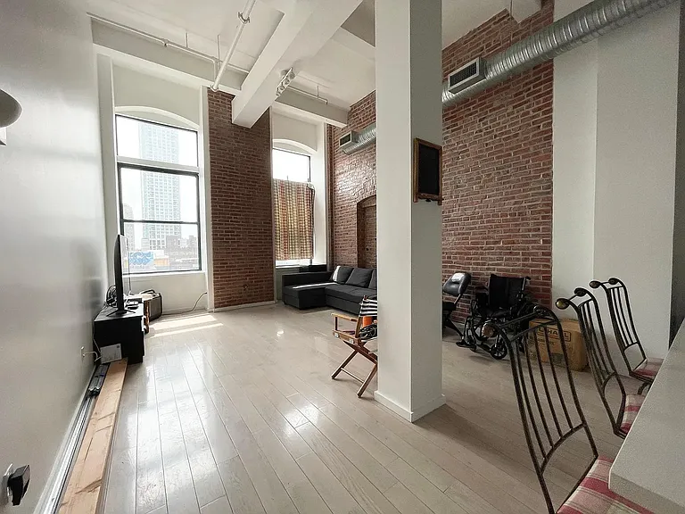726-28 Market St #405 — Photo 11