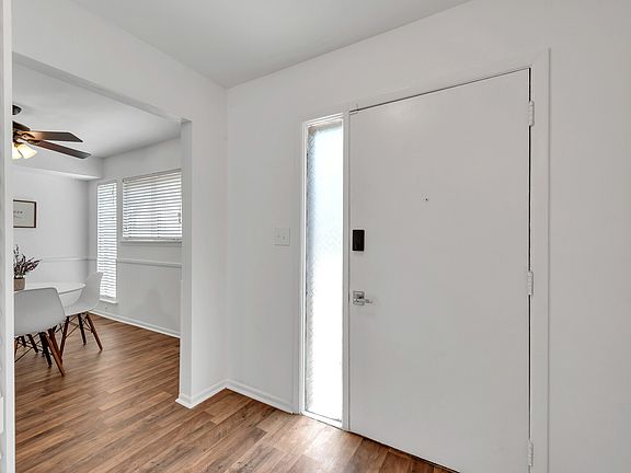 2nd image of 125 Windsor Ct