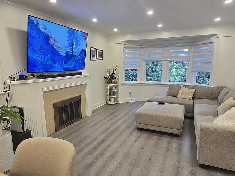 407 Saint George St — Photo 16