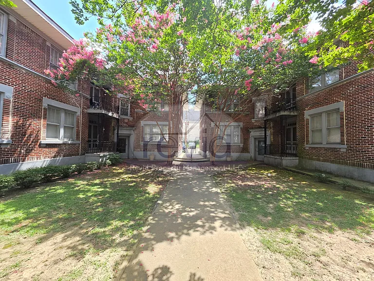 220 S. Cleveland St — Photo 2
