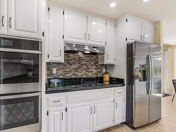 4th image of 396 Sundance Way