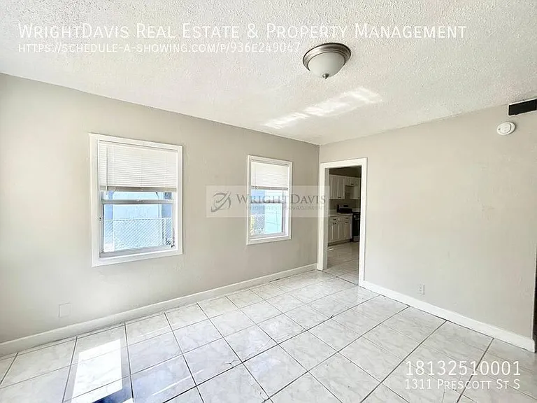 1311 Prescott St S — Photo 10