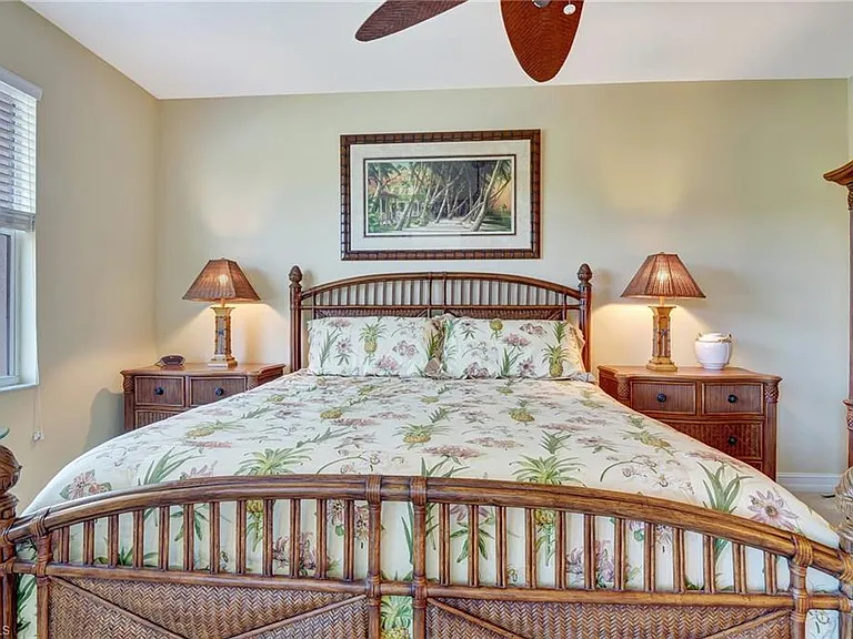 784 Carrick Bend Cir #101 — Photo 20