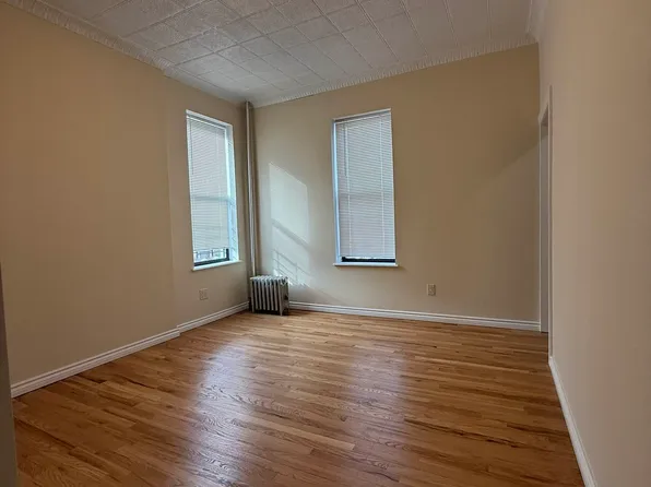 479 Ovington Avenue image 6 of 12