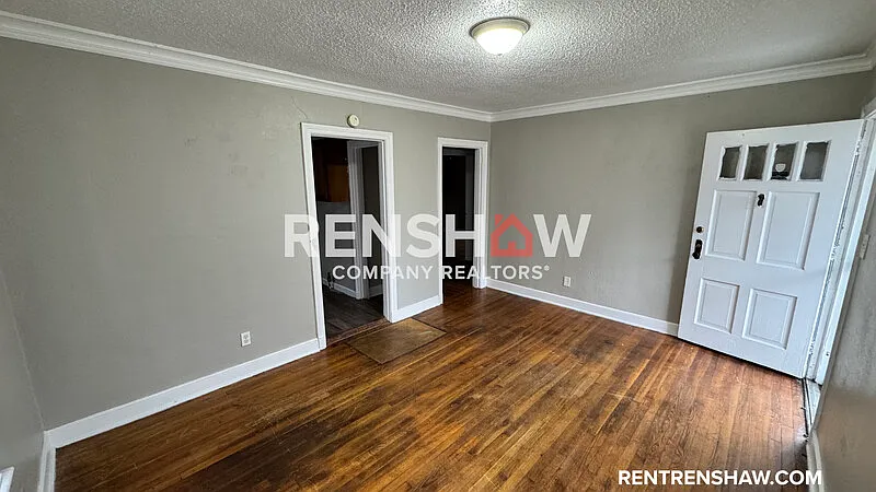 3 bed, 1.0 bath, 1015 sqft, $1,000 — Photo 4