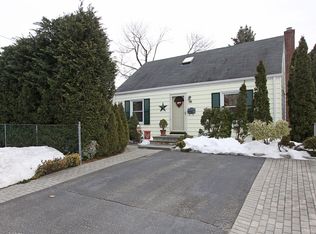19 Caldwell St, Huntington Station, NY 11746