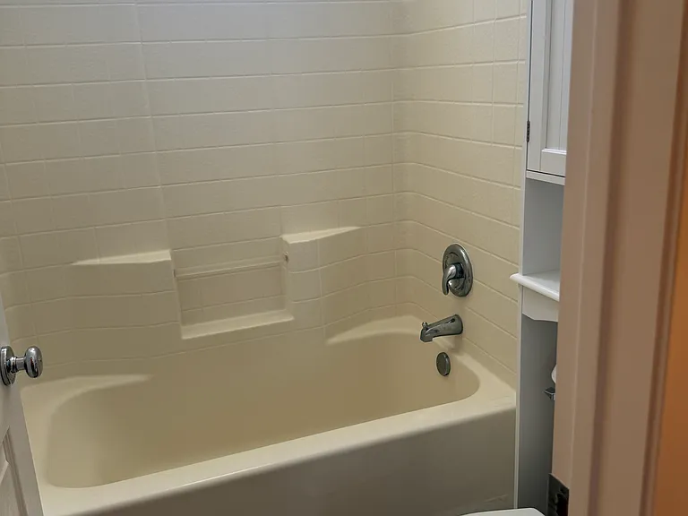 28221 Canterbury Ct — Photo 23