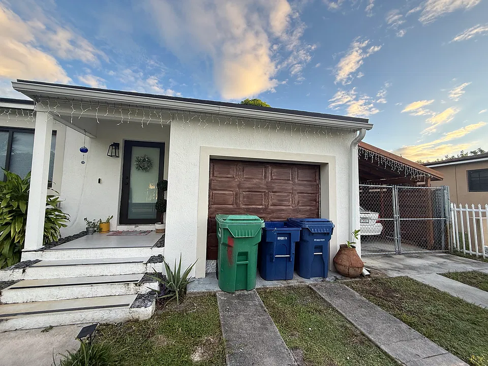 1090 NW 91st St