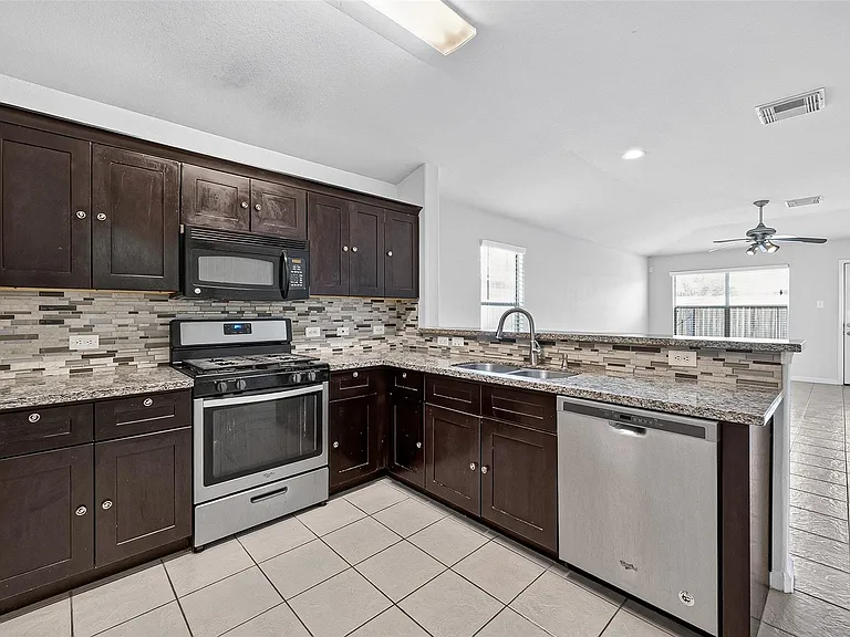 10907 Barker Gate Ct — Photo 10