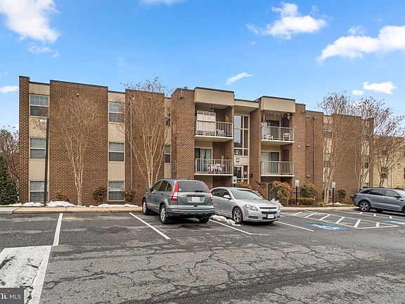 2nd image of 2 Retinue Ct APT T3