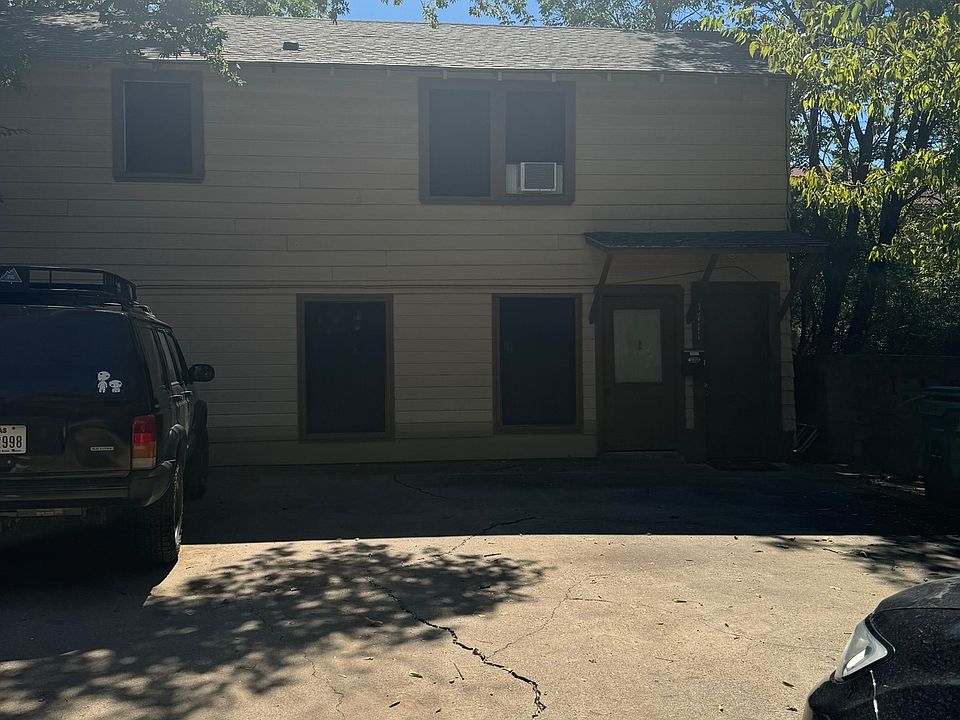 1st image of 1711 W Oak St