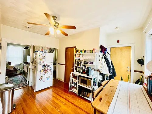 206 Hanover St Photo 1