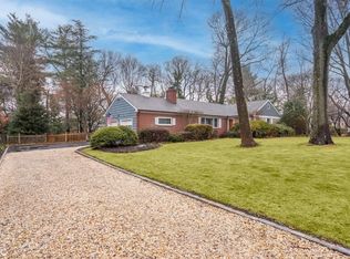 91 Midland St, Cold Spring Harbor, NY 11724