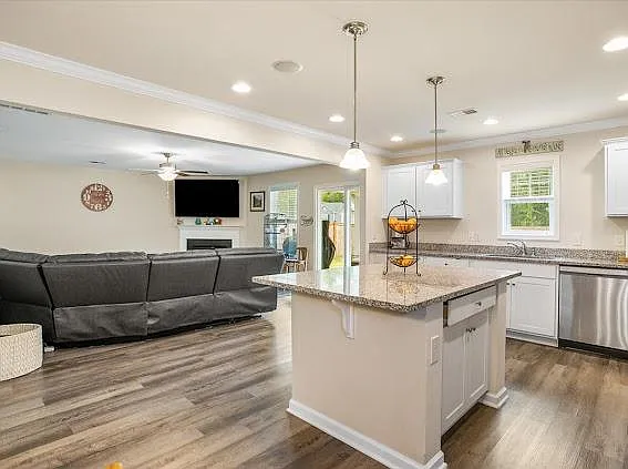 402 Chinchilla Dr — Photo 10