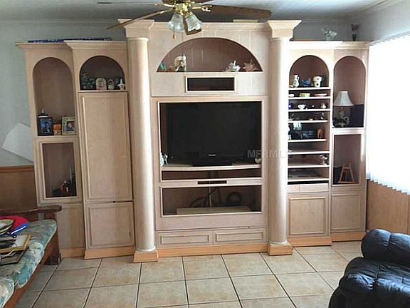 3rd image of 215 Babson Dr
