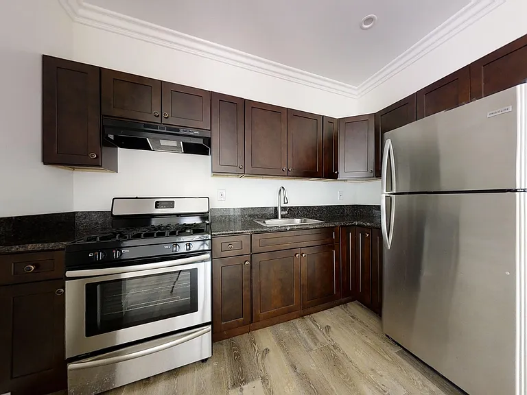 Loma Drive Apartments — Photo 15
