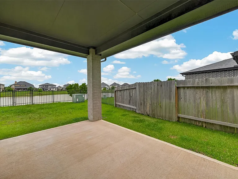 28419 Hazel Trl — Photo 36