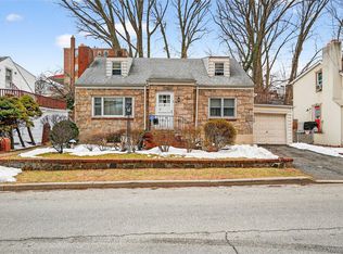 38 Raybrook Rd, Yonkers, NY 10704