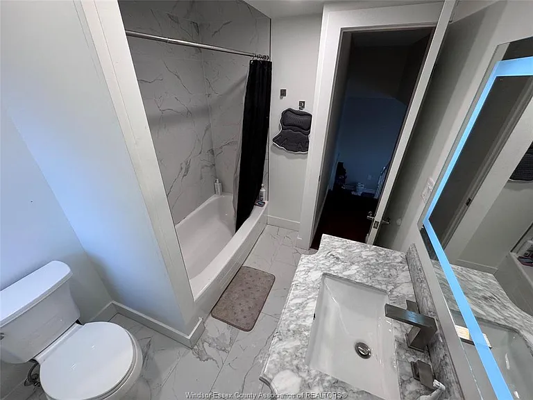 1527 Pierre Ave — Photo 10