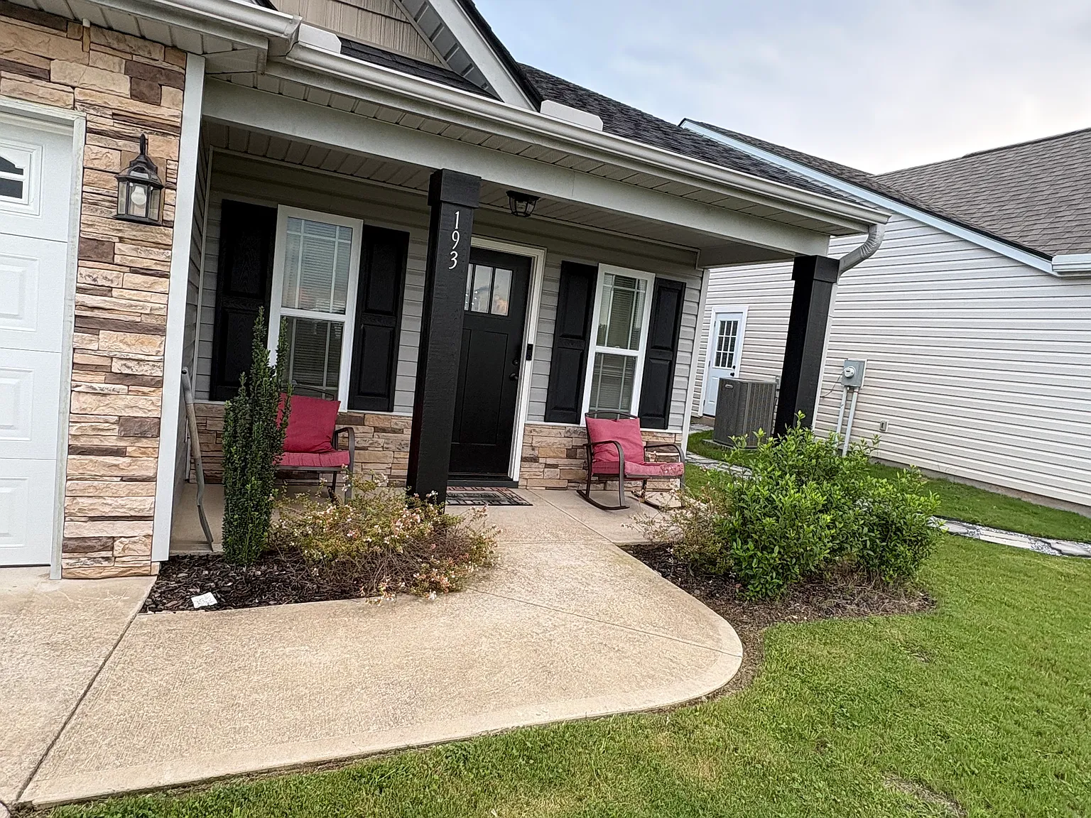 3 bed, 1391 sqft, $2,000 — Photo 3