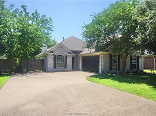 8438 Lauren Dr, College Station, TX 77845