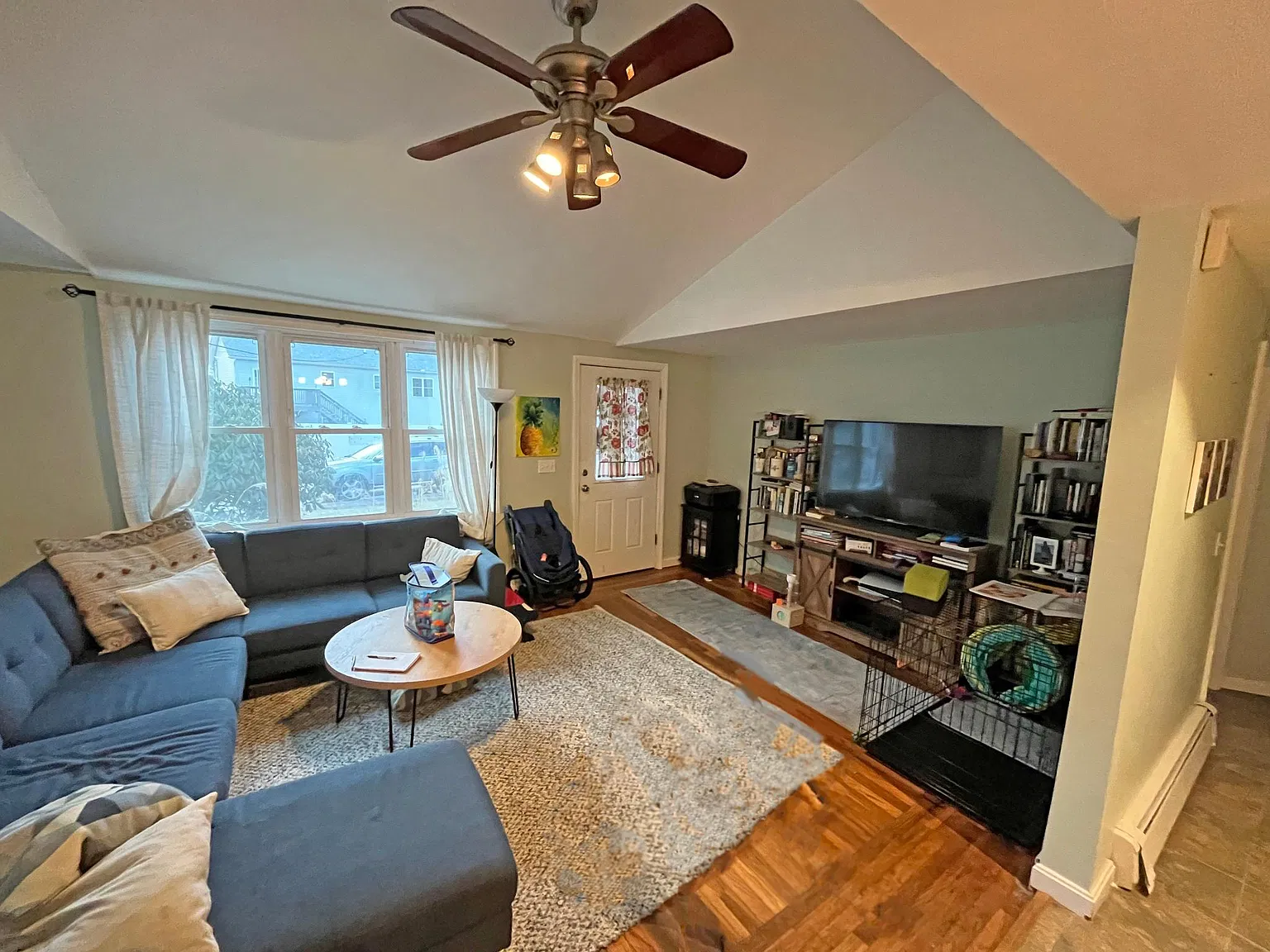 3 bed, 1217 sqft, $3,300 — Photo 3