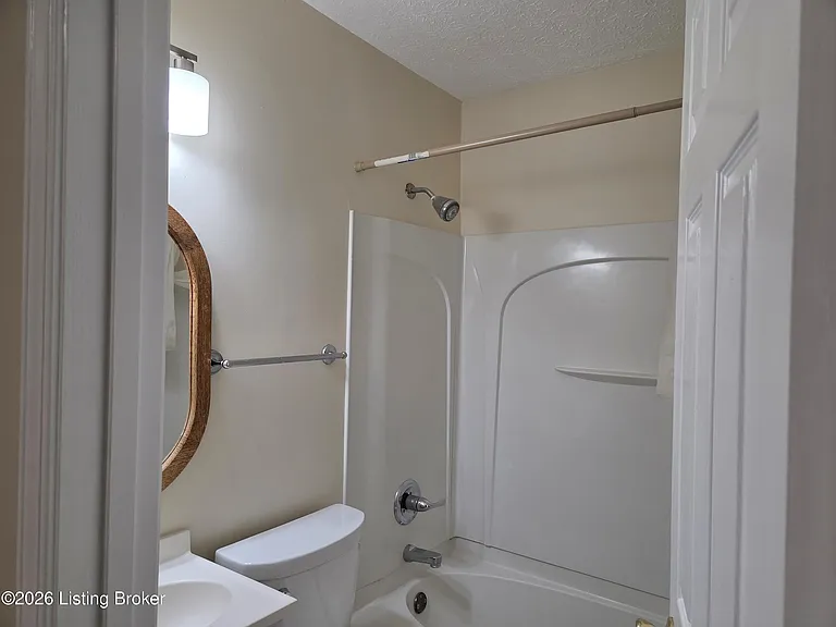 4204 Holly Tree Dr — Photo 15