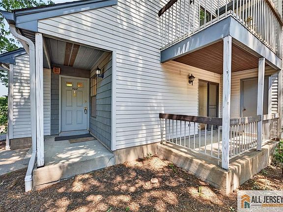 5th image of 502 Woodbridge Commons Way