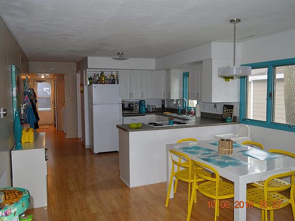 3rd image of 1405 S Lakeview Dr