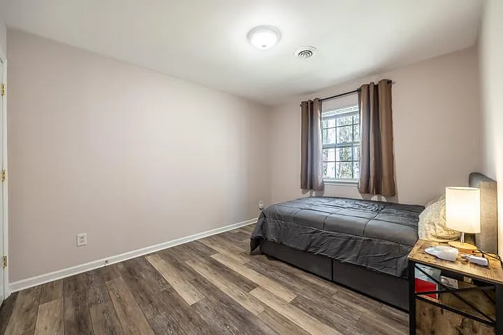 280 Albert Ct — Photo 15