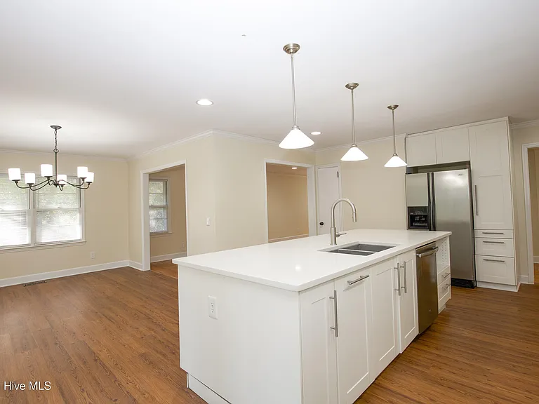 345 E New Hampshire Ave — Photo 18