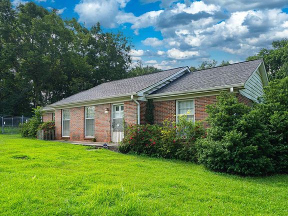 3rd image of 453 Sunhill Rd
