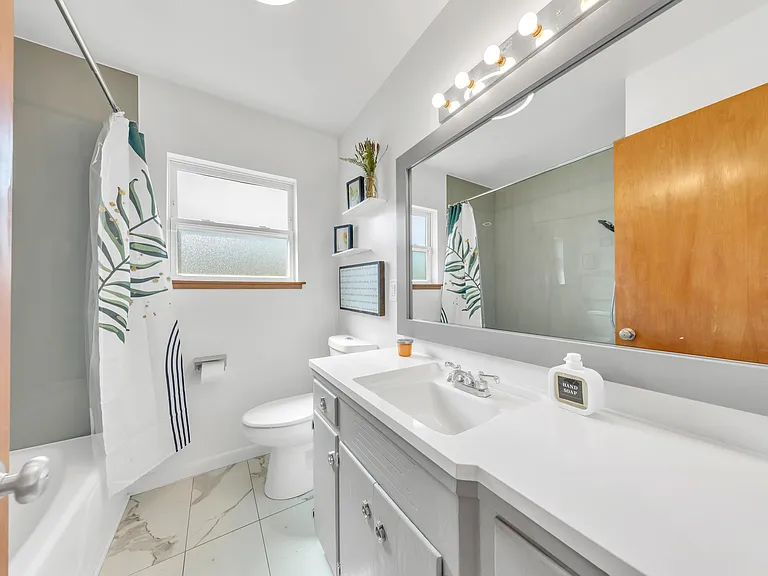 6806 S Land Park Dr — Photo 25