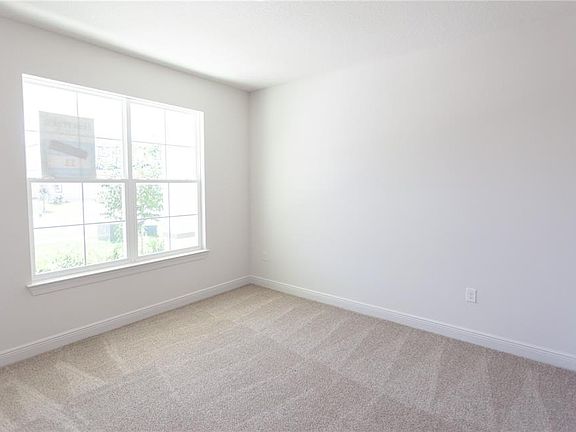 5th image of 820 Lowood Ct