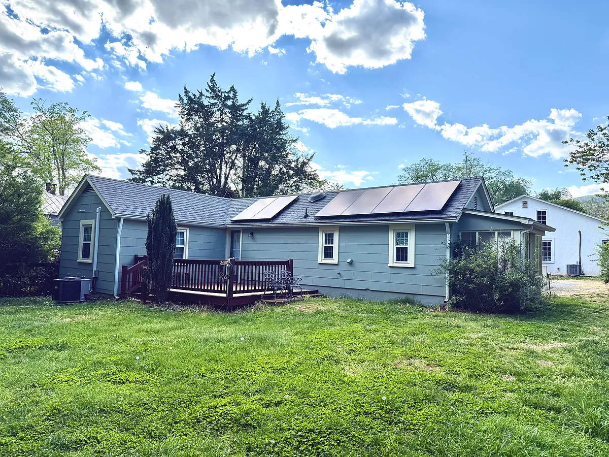Building Photo - 5852 Saint George Ave
